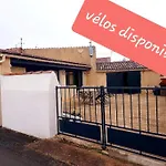 Semesterbostad Maison Paisible , A 6 Minutes Des Plages, Velos. Le Château-dʼOléron