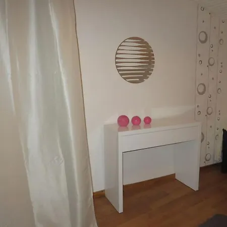 Maison Paisible , A 6 Minutes Des Plages, Velos.