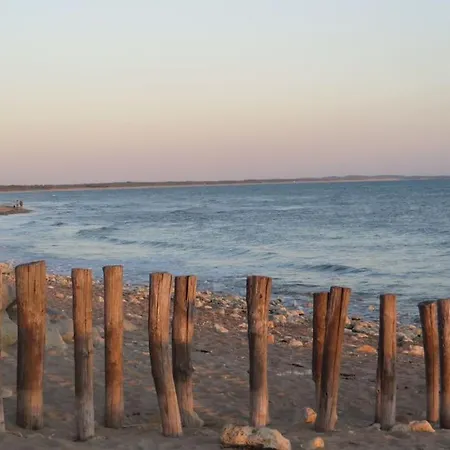 Maison Paisible , A 6 Minutes Des Plages, Velos. *